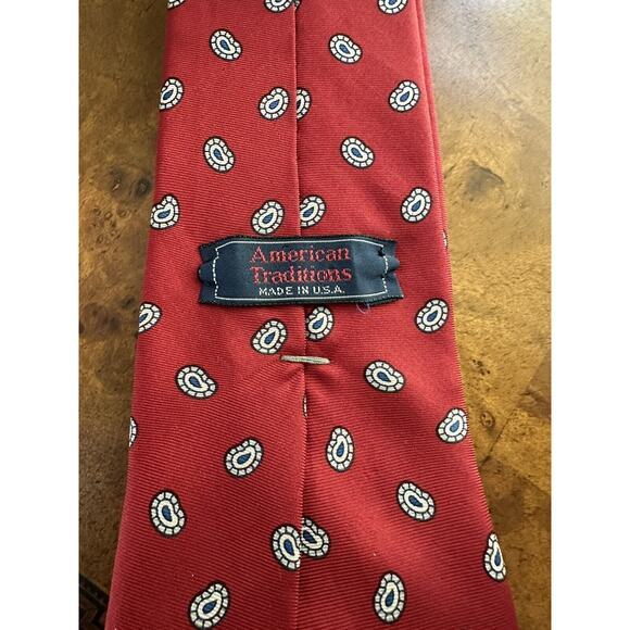 American Traditions Tie Necktie 100% Italian Silk Red Parsley Made in U.S.A. - Picture 1 of 5